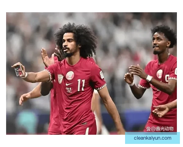 马塔技术全面性备受关注，继续展现稳健表现引领球队进攻。