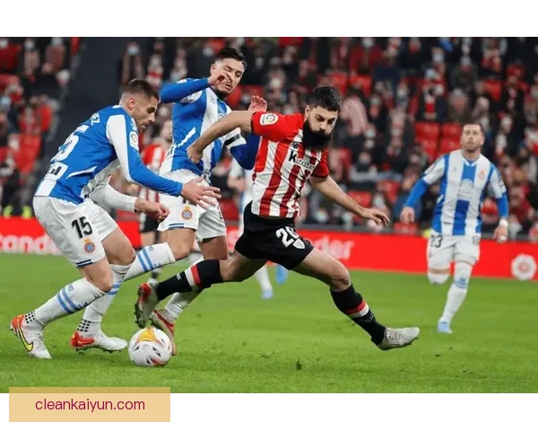 巴西队近期整体表现稳健，展现出强大的团队竞争力与状态回暖趋势。